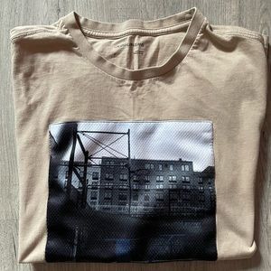 CALVIN KLEIN JEANS T SHIRT SIZE MEDIUM